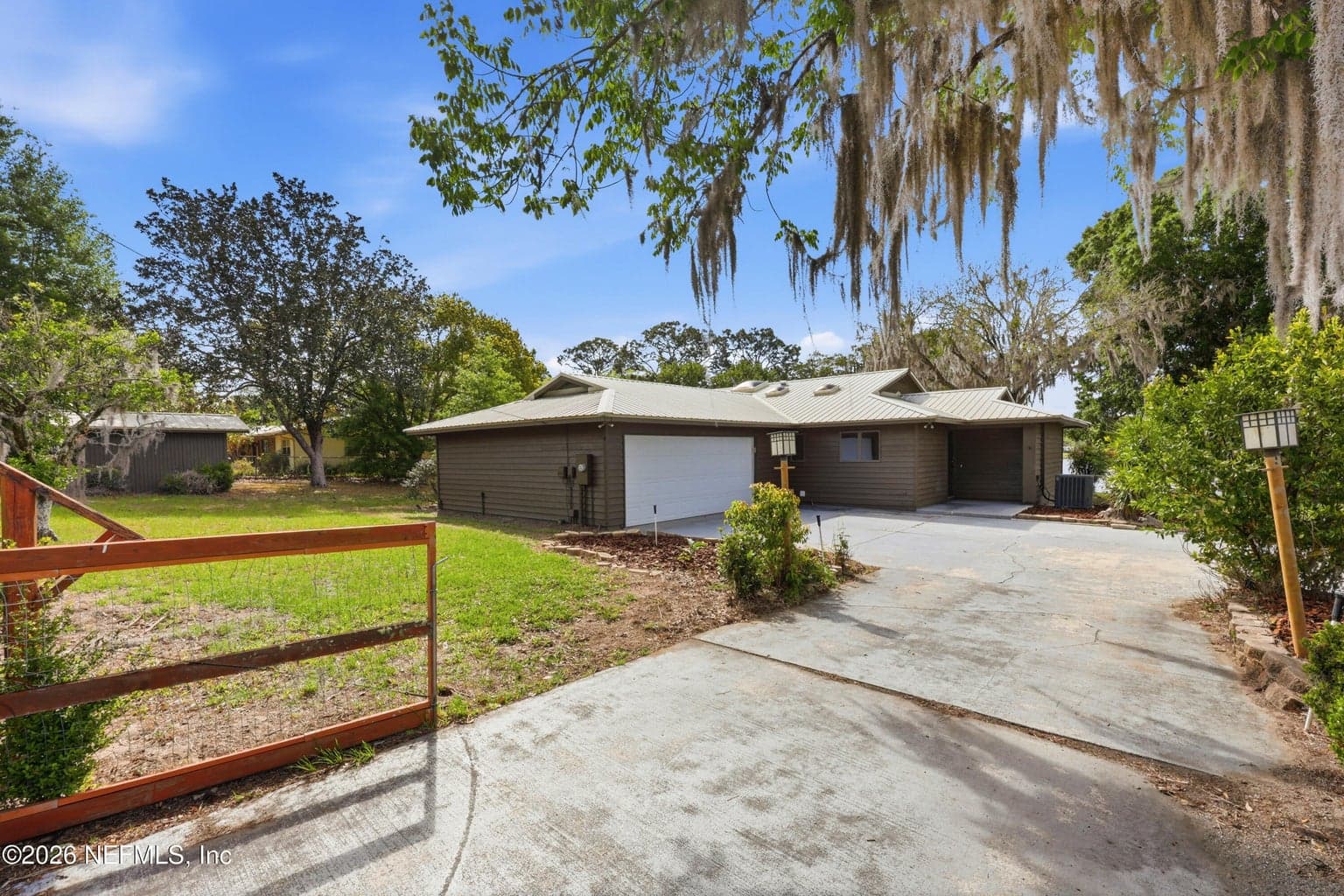 125 TWIN LAKE GROVE Drive, Interlachen, FL 32148, Interlachen, FL - photo 1
