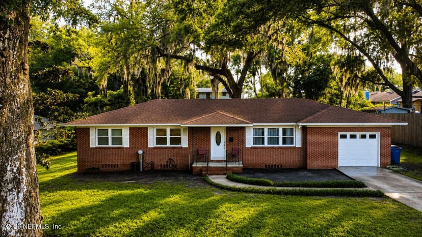1050 CHAPEAU Road, Jacksonville, FL 32211