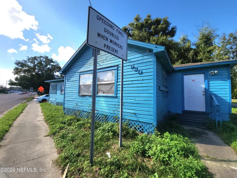 930 CESERY Boulevard, Jacksonville, FL 32211