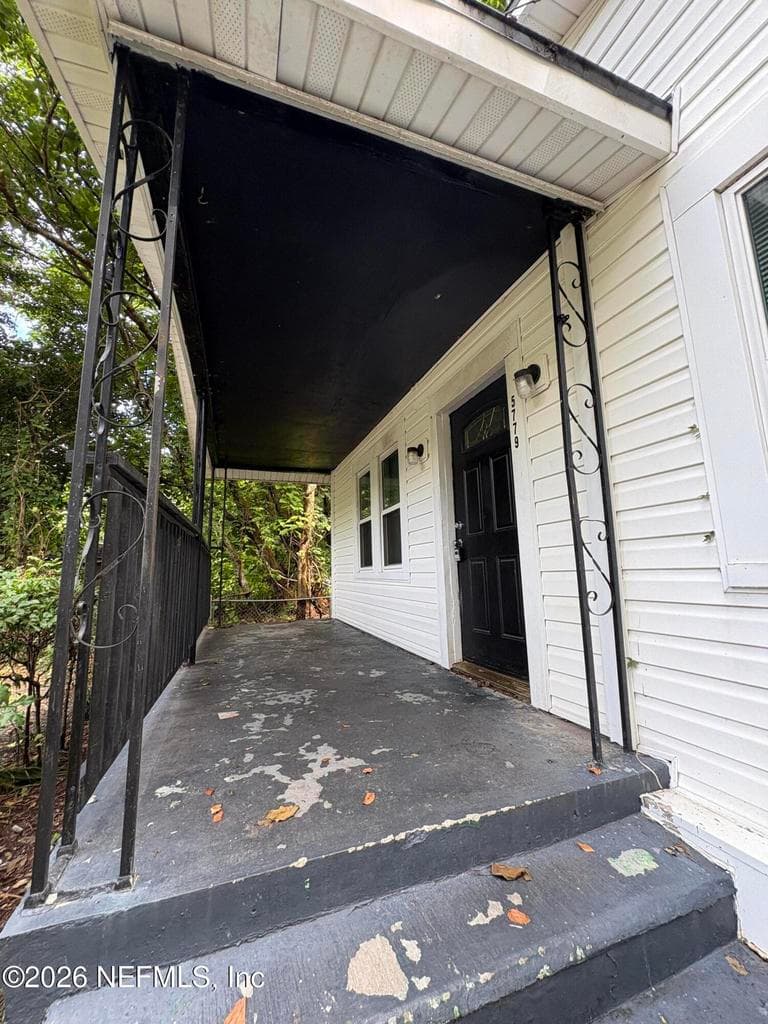 5779 SW CARVER Circle SW, Jacksonville, FL 32208, Jacksonville, FL - photo 2