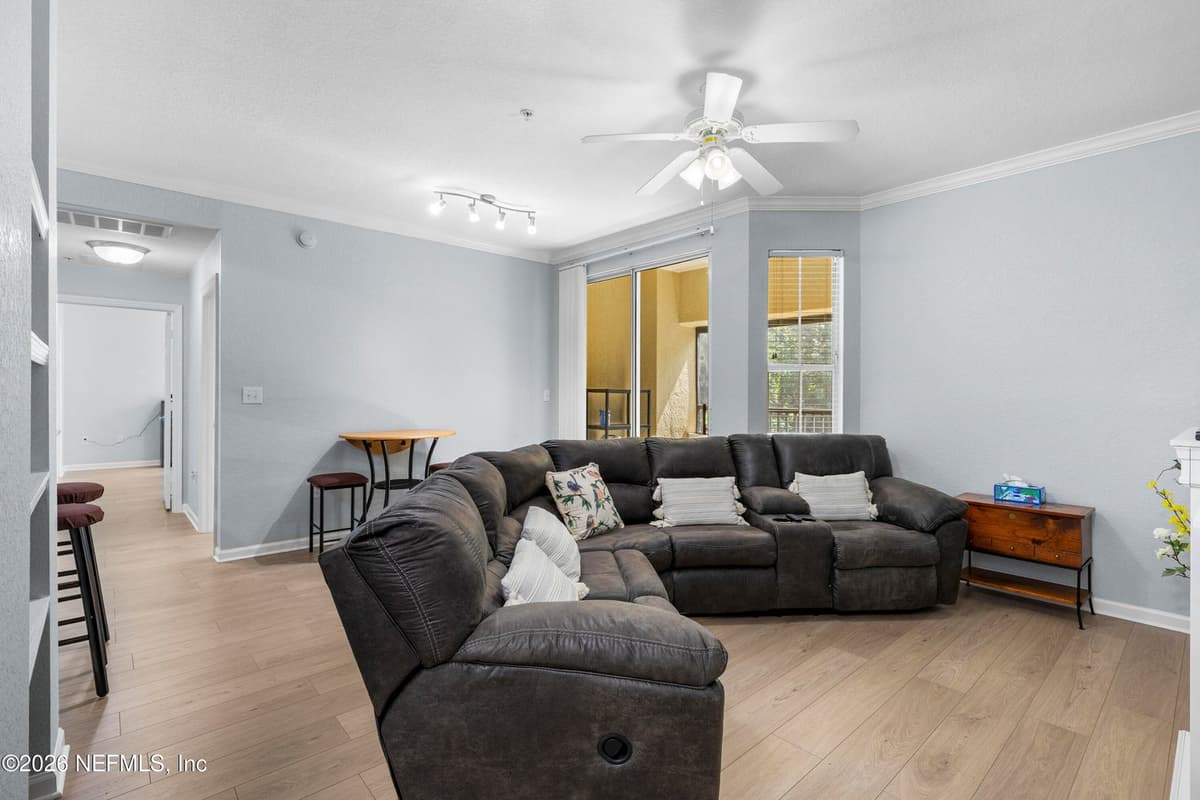 8539 GATE Parkway W 1436, Jacksonville, FL 32216, Jacksonville, FL - photo 2